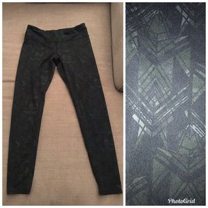 Alo leggings in geometric print - L